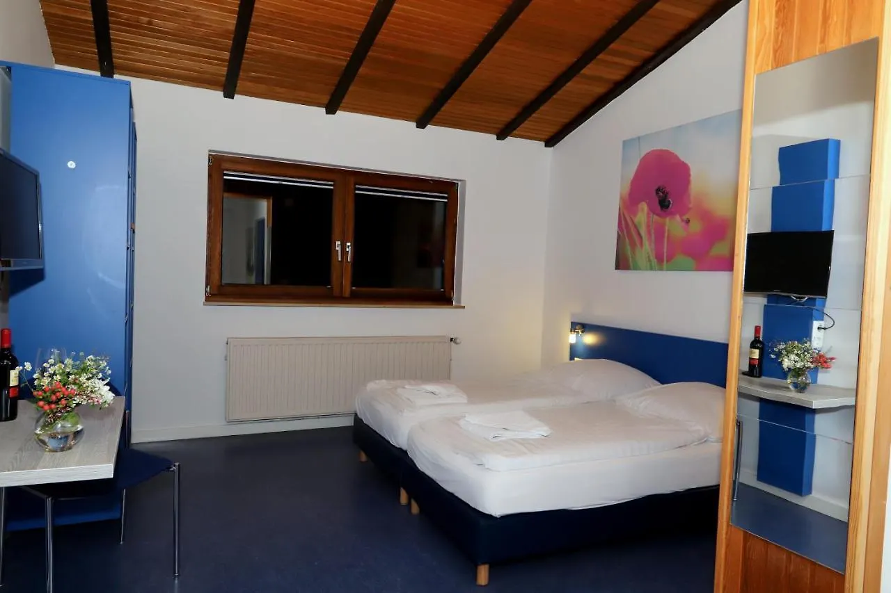 Smart Hostel by Landgasthof Velber 24h7d Seelze 3*,